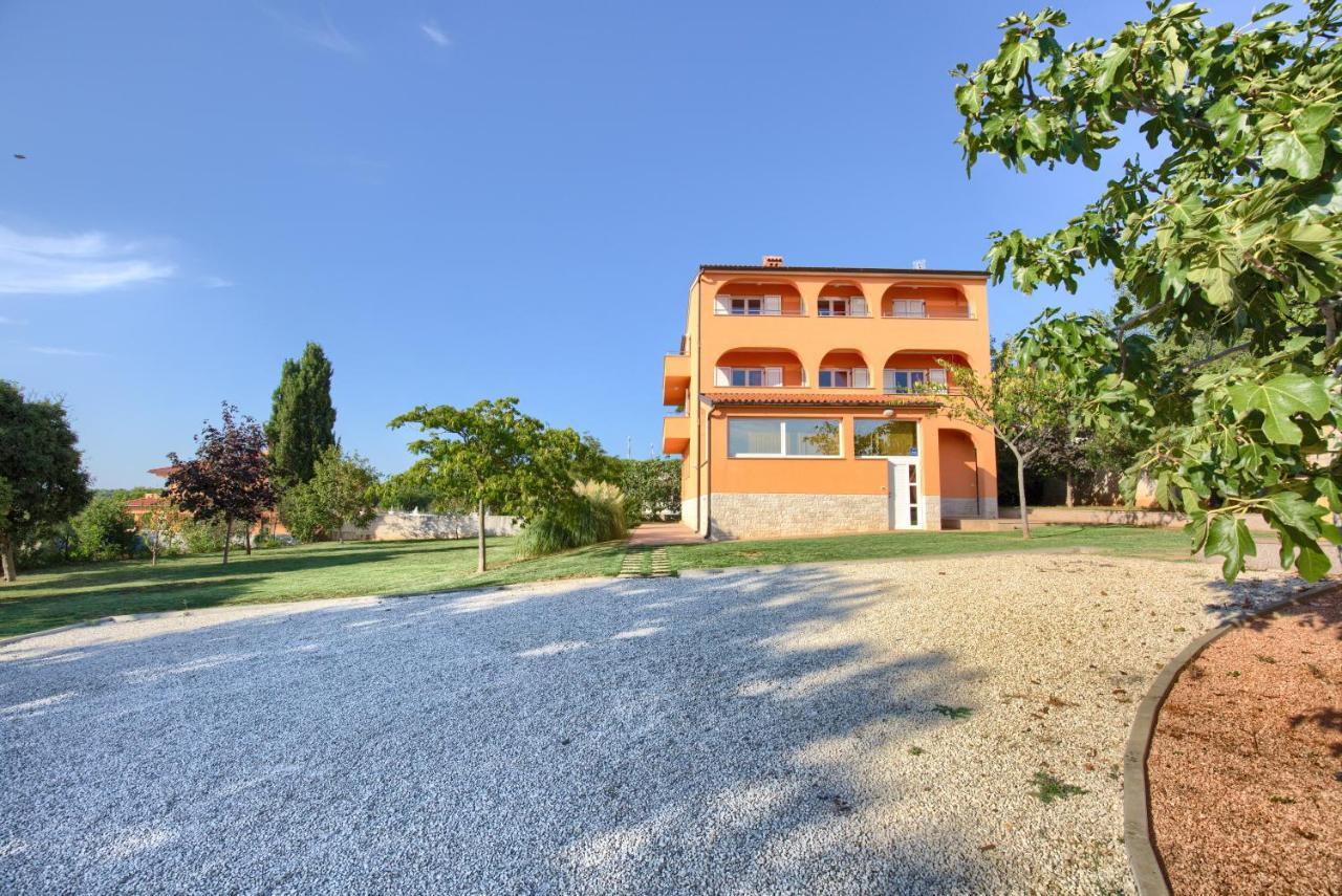 Apartments Orange מדולין מראה חיצוני תמונה