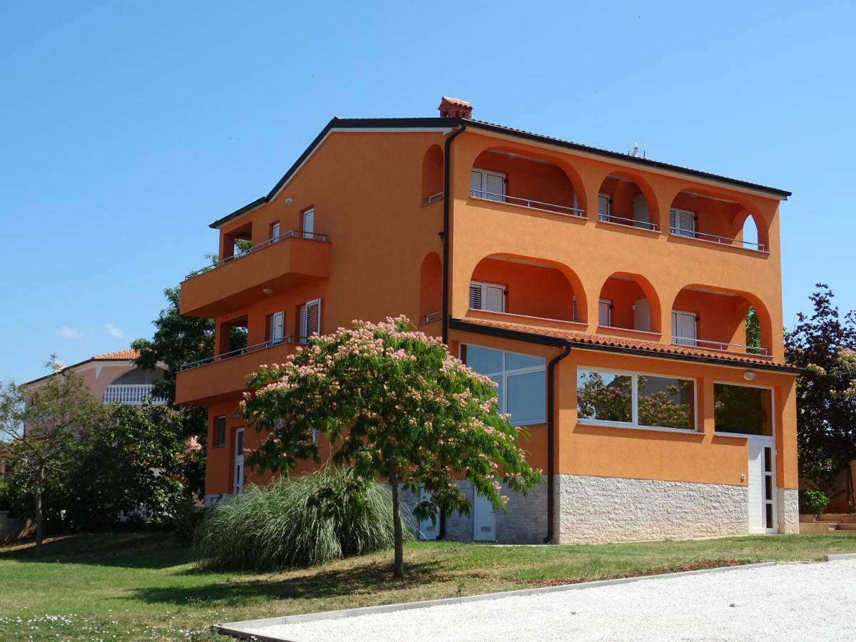 Apartments Orange מדולין מראה חיצוני תמונה